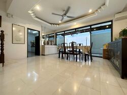 Phillips Avenue (D19), Terrace #572943531
